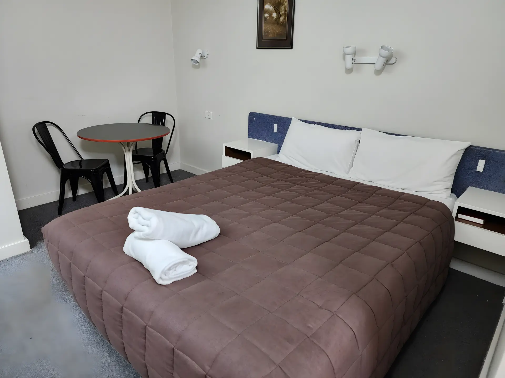 Economy Queen Room