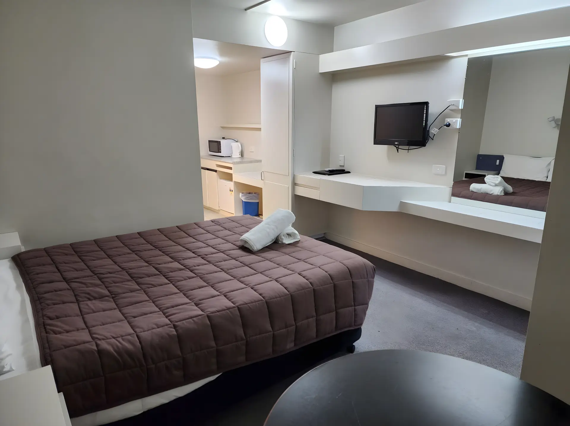 Economy Queen Room