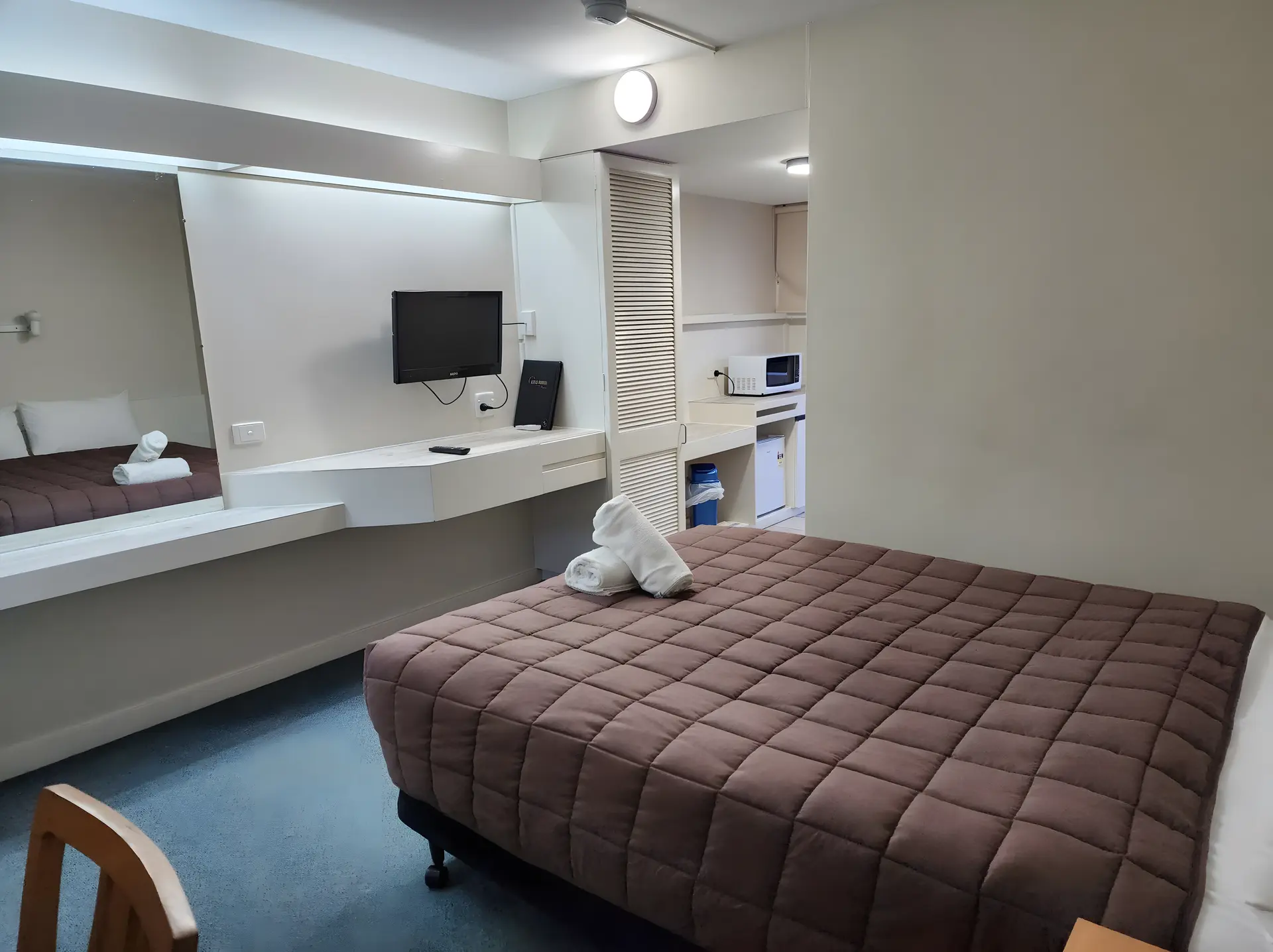 Economy Queen Room