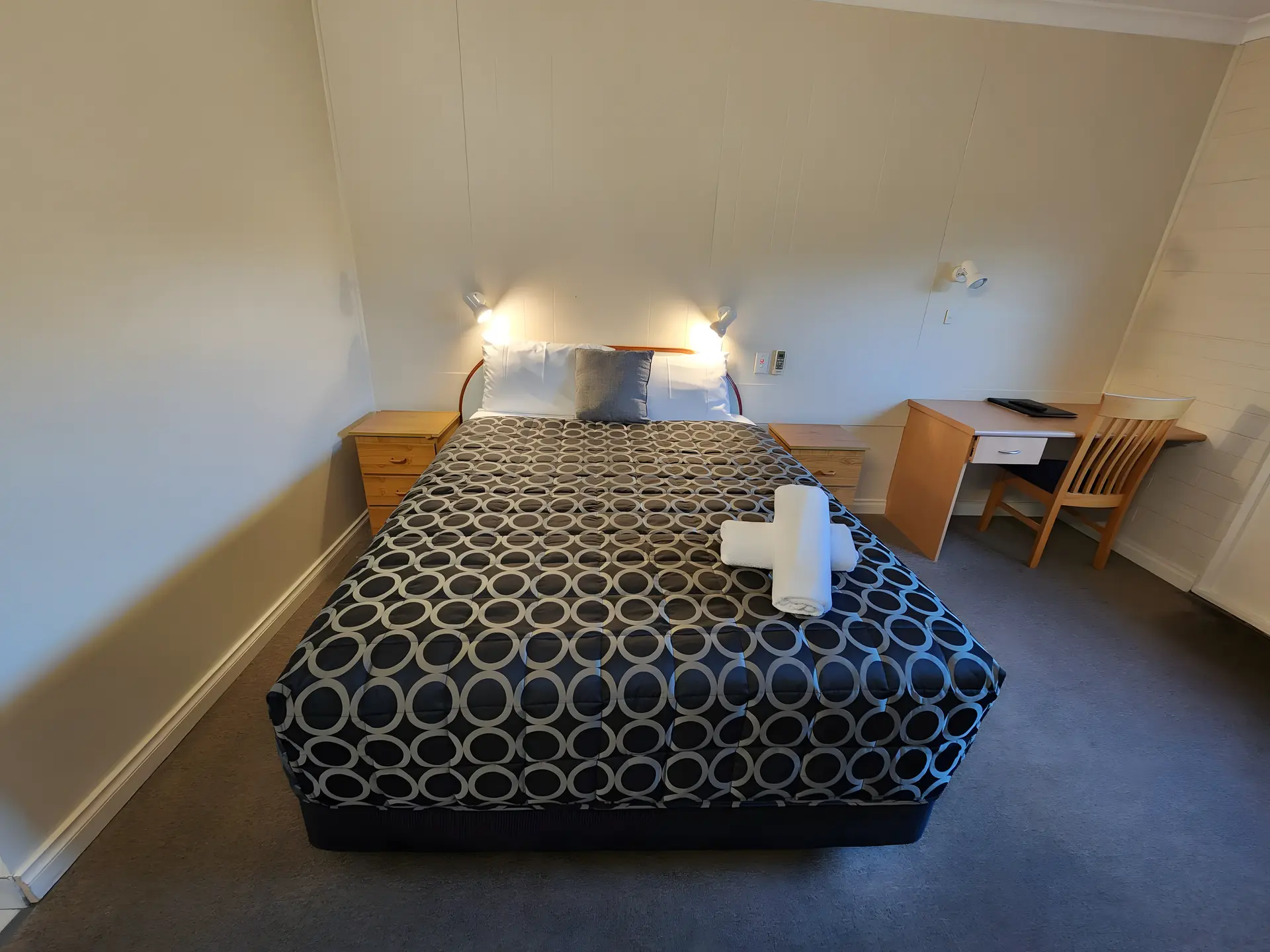 Deluxe Queen Room