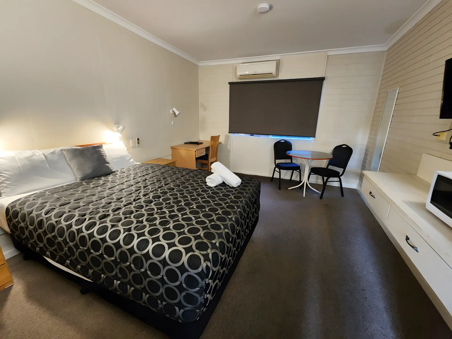 Deluxe Queen Room