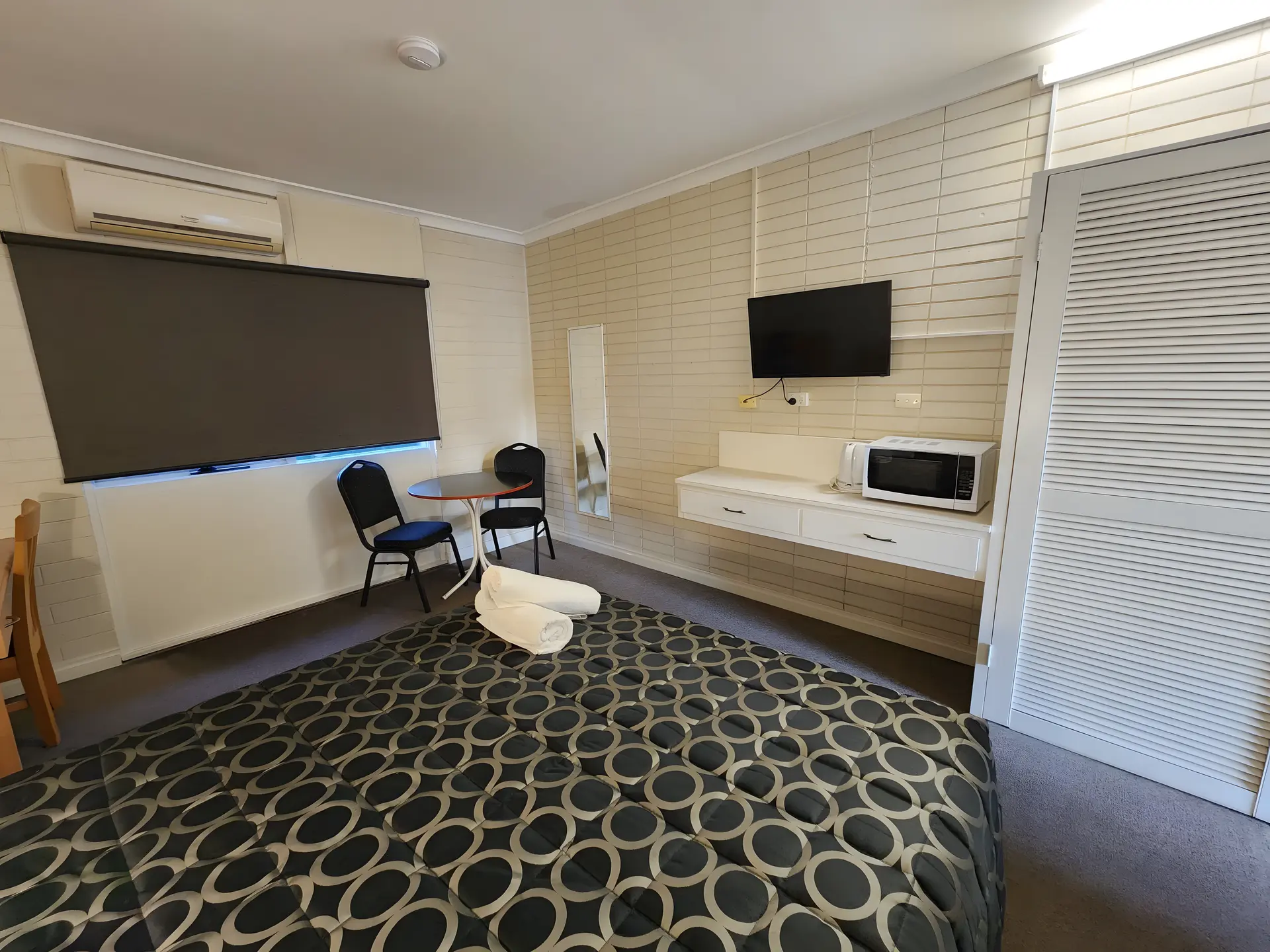 Deluxe Queen Room