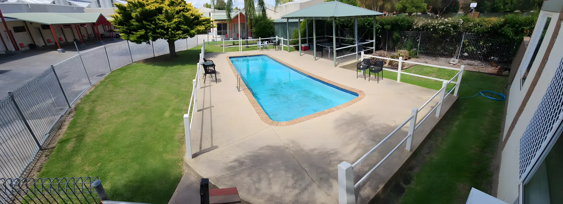 The Hume Inn Motel
