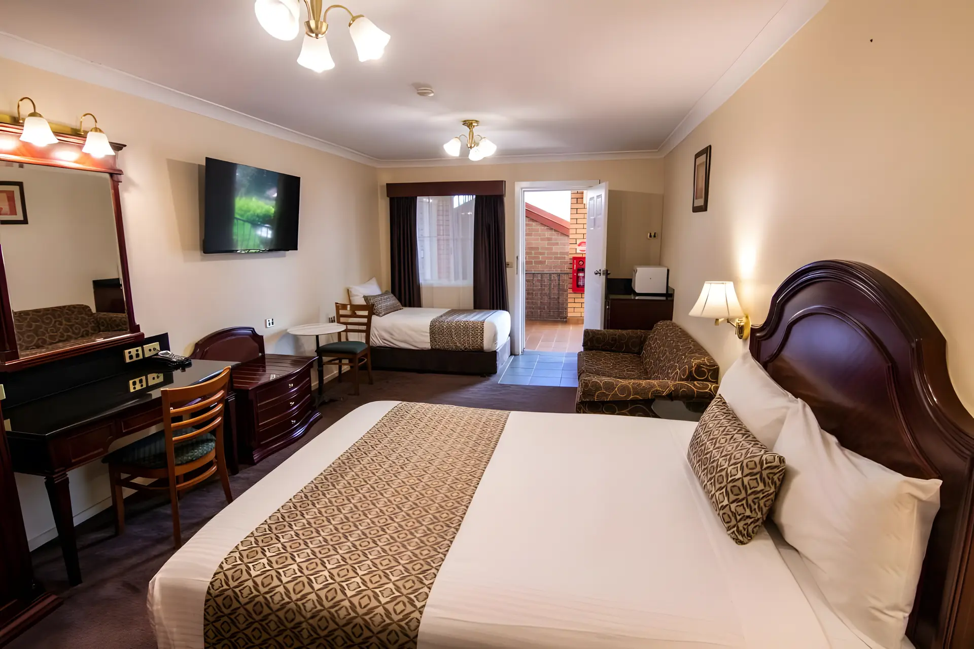Deluxe Twin