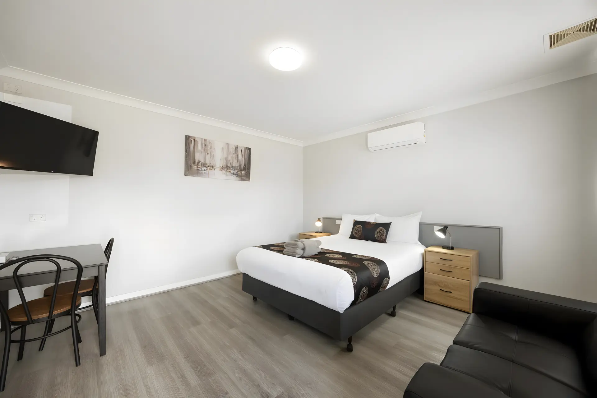 Executive Queen Room