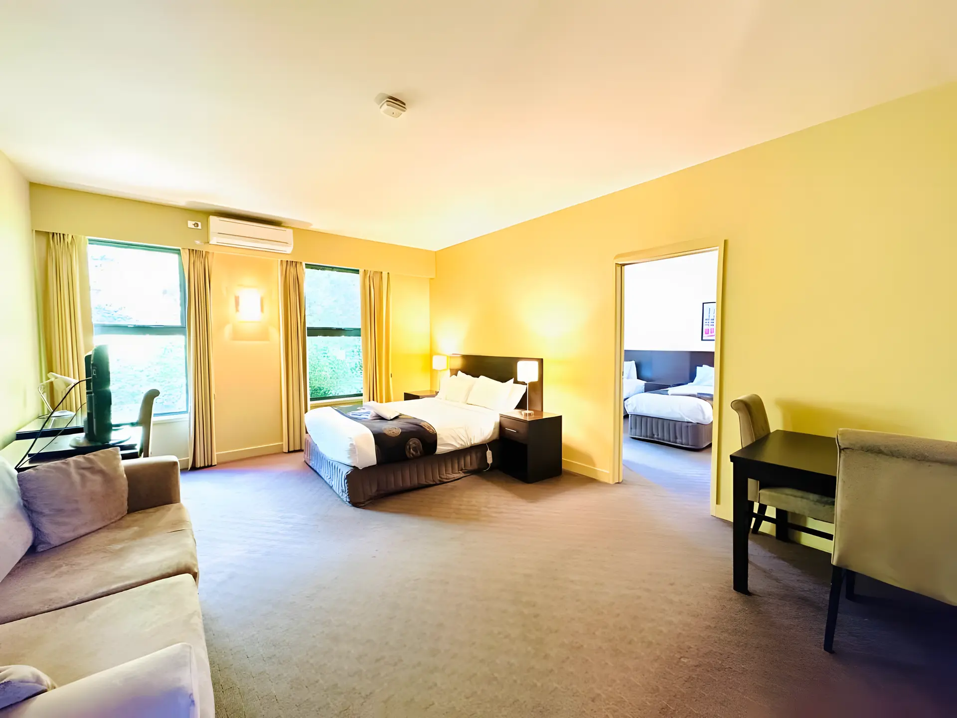 Family Suite With 1 Queen & 2 Singles