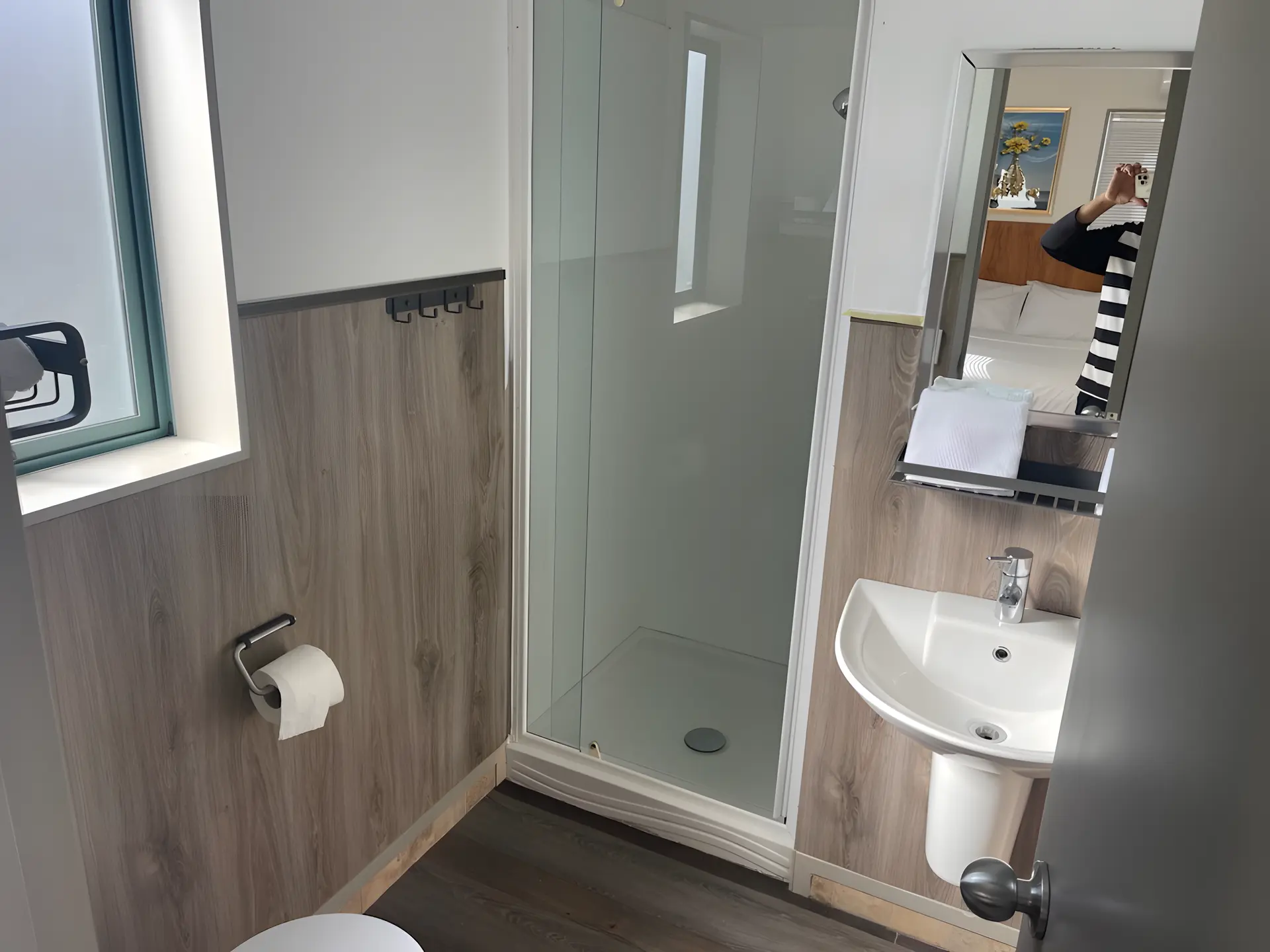 Studio with Private Bathroom/Kitchenette/Balcony Room