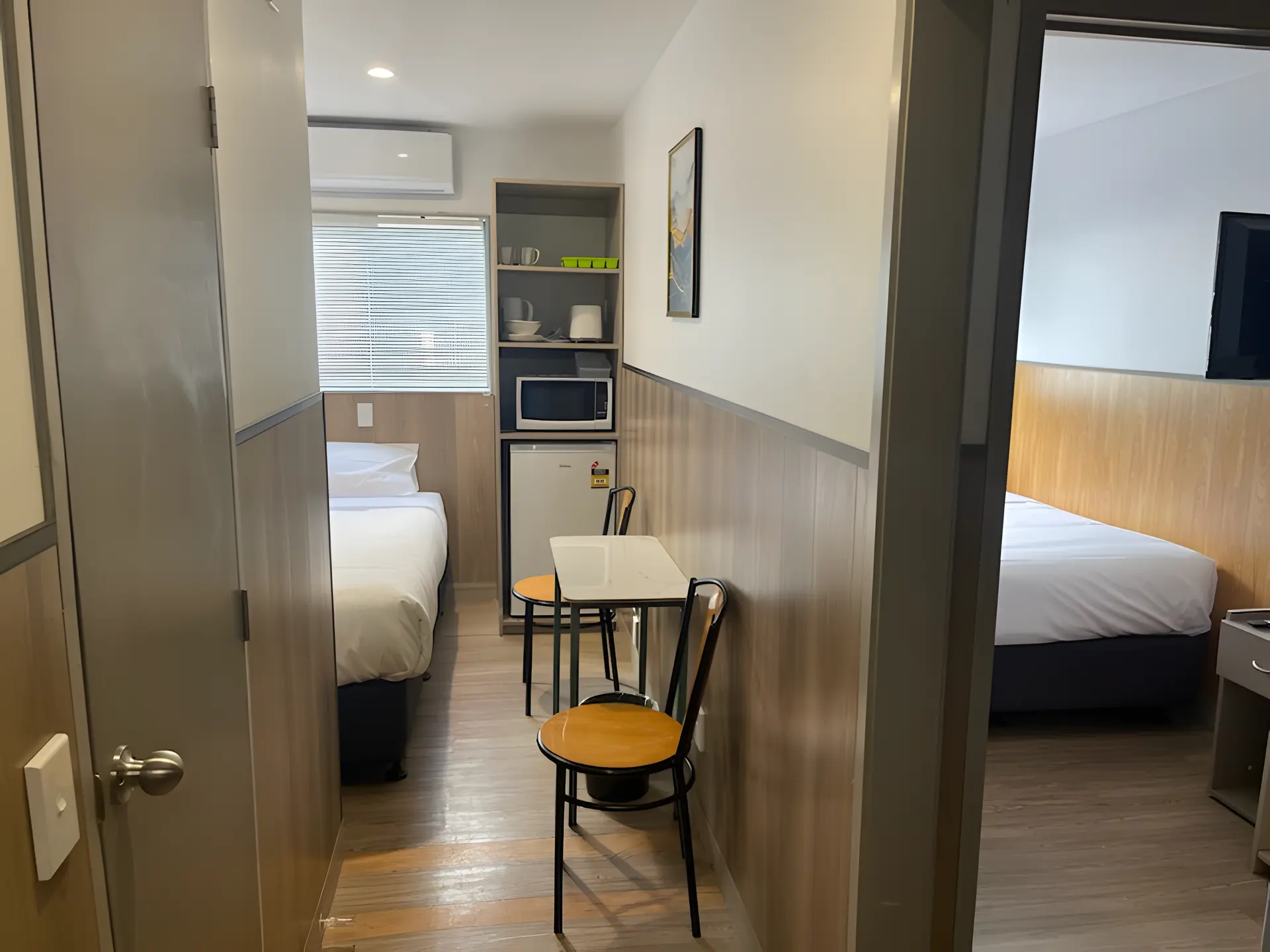 Twin Unit with Private Bathroom Room