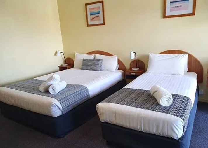 Deluxe Poolside Twin Room