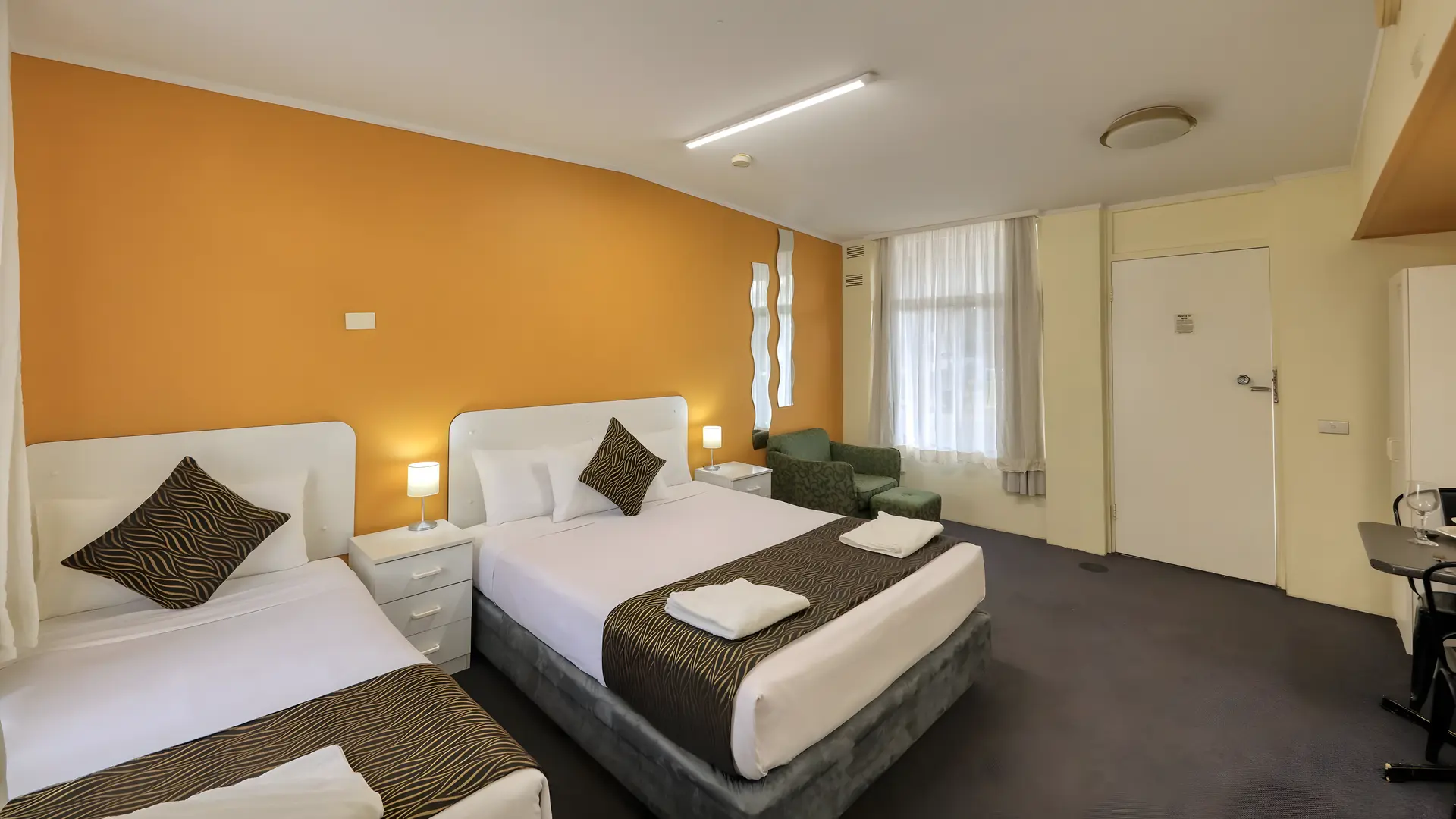 Silver Oaks Motel