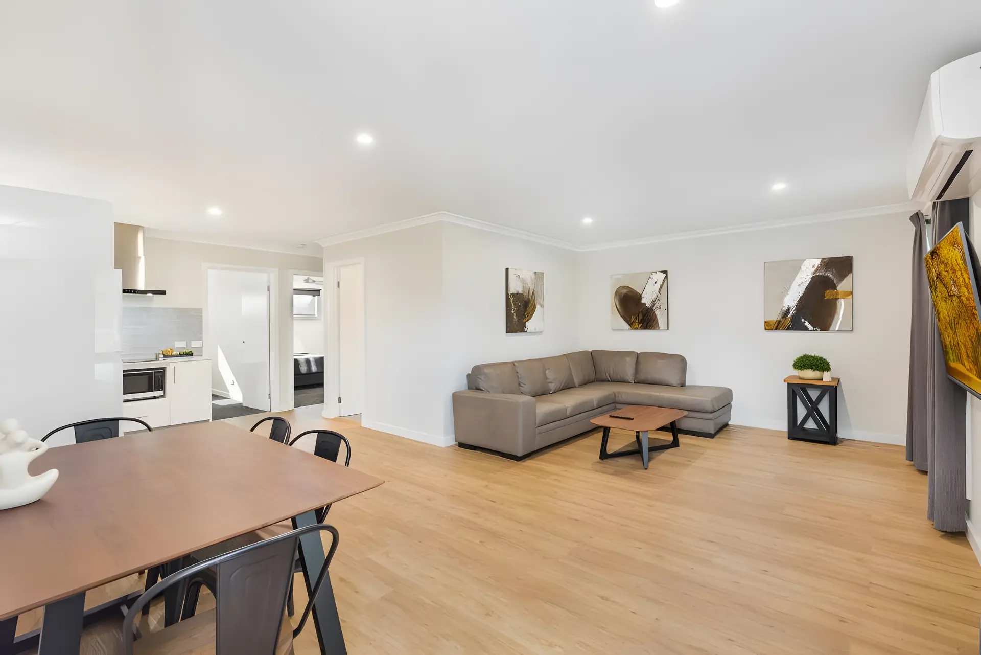 Two-Bedroom Apartment (1Q+2S)