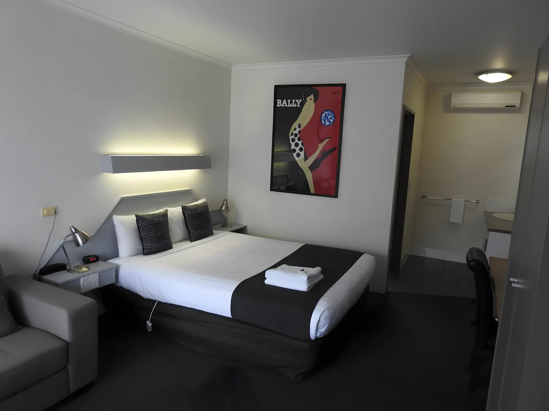 Executive Queen Room