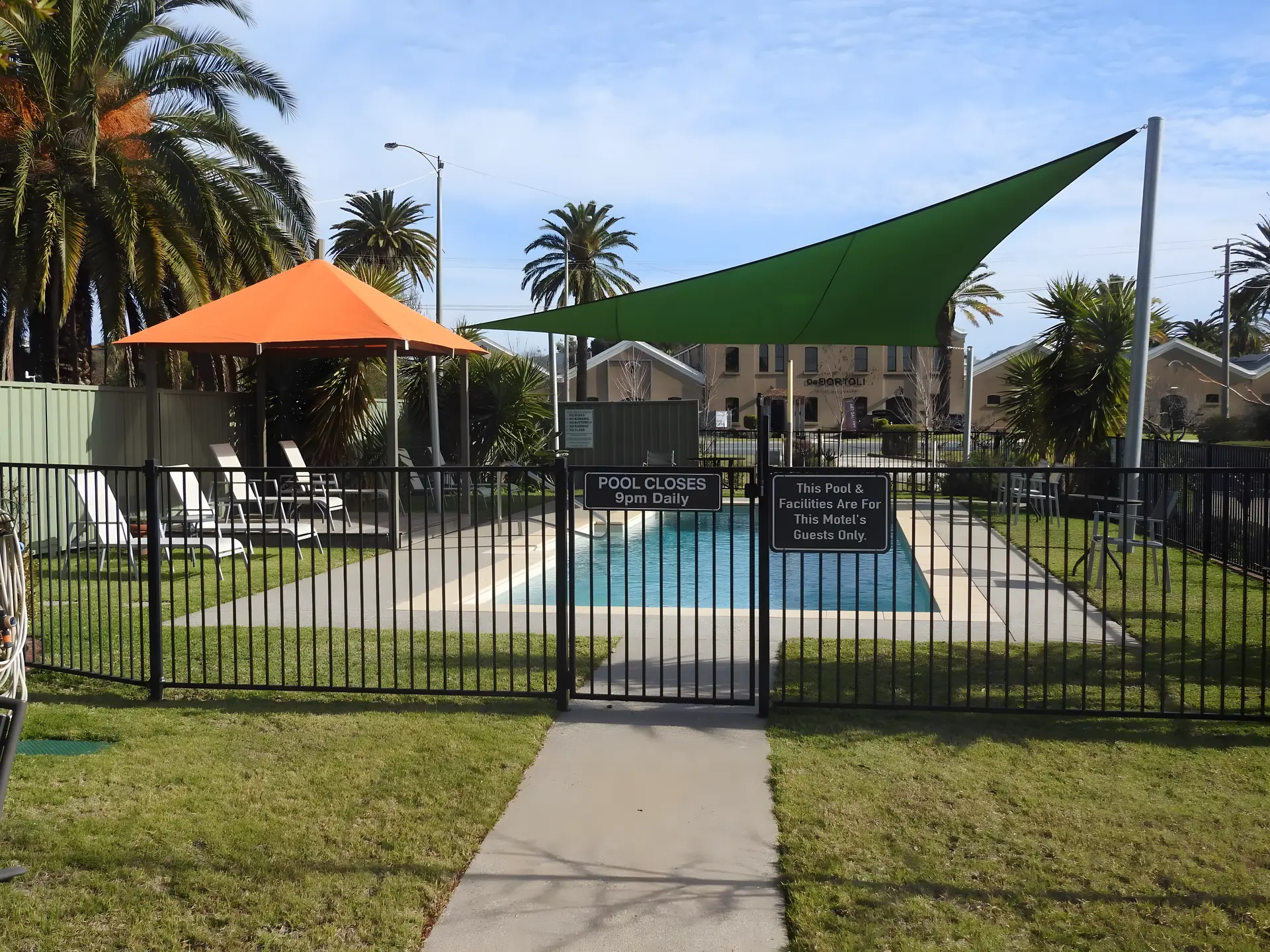 Wine Village Motor Inn