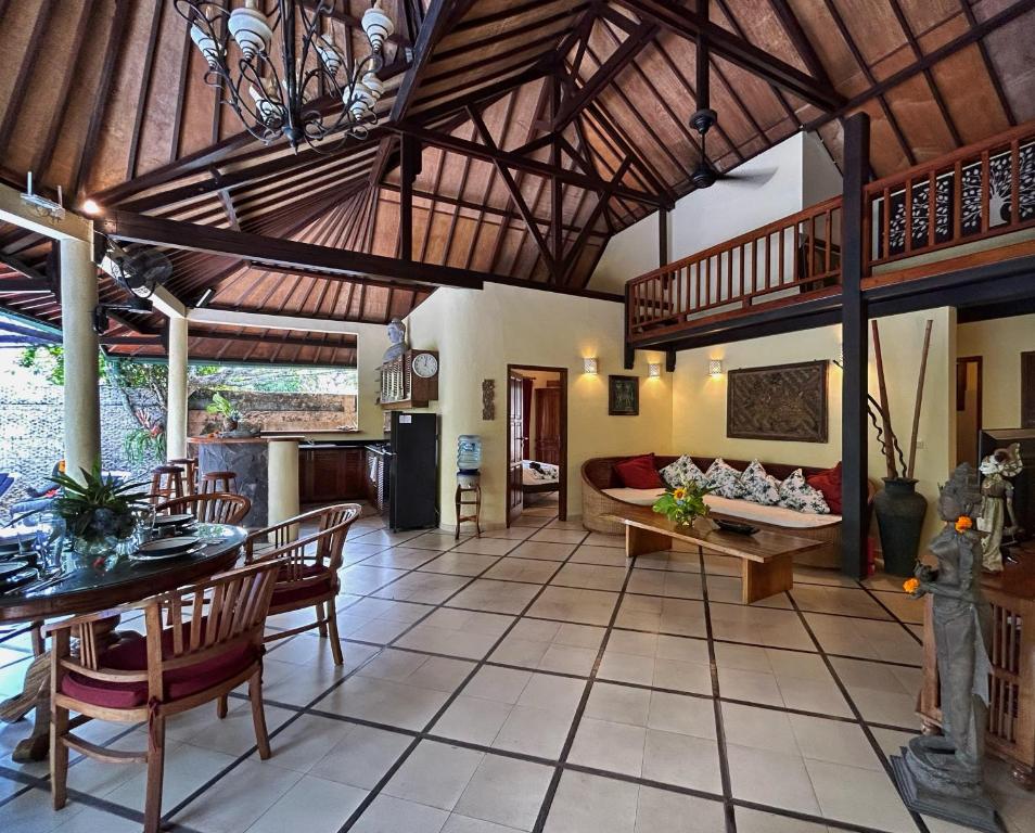 Three-Bedroom Villa Yauda