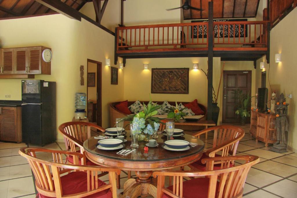 Three-Bedroom Villa Yauda