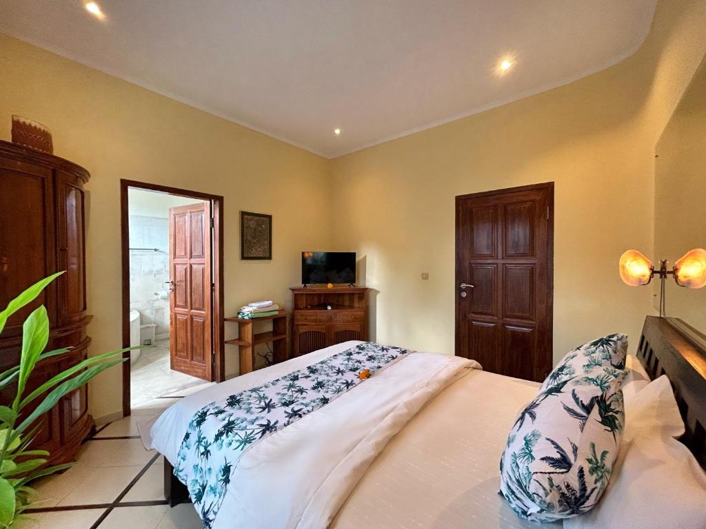 Three-Bedroom Villa Yauda
