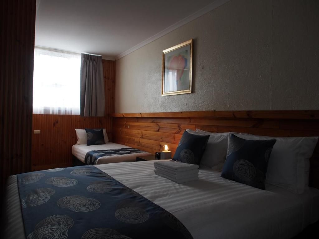 Twin Room/ Superior Queen Room