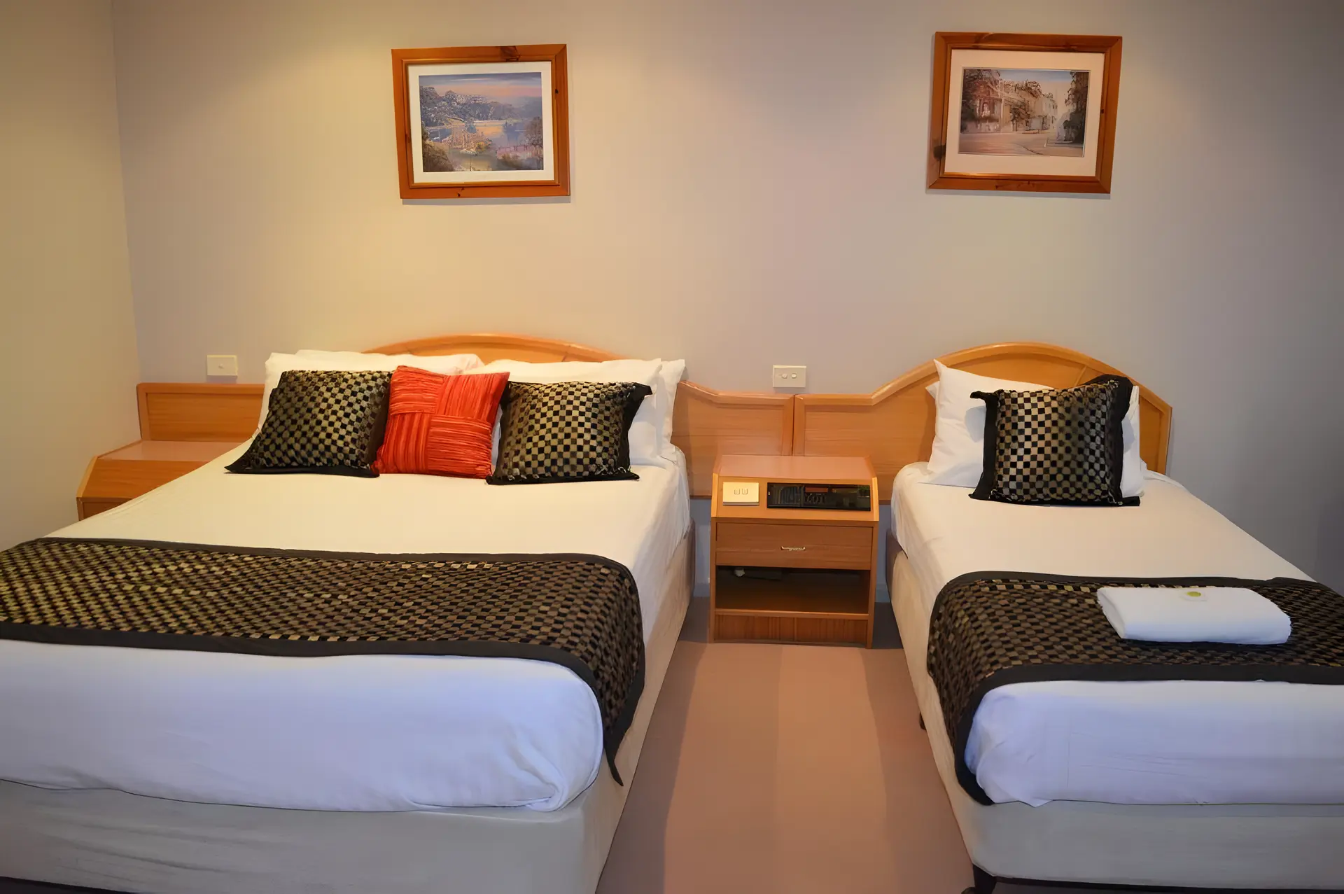 HILLTOPS RETREAT MOTOR INN