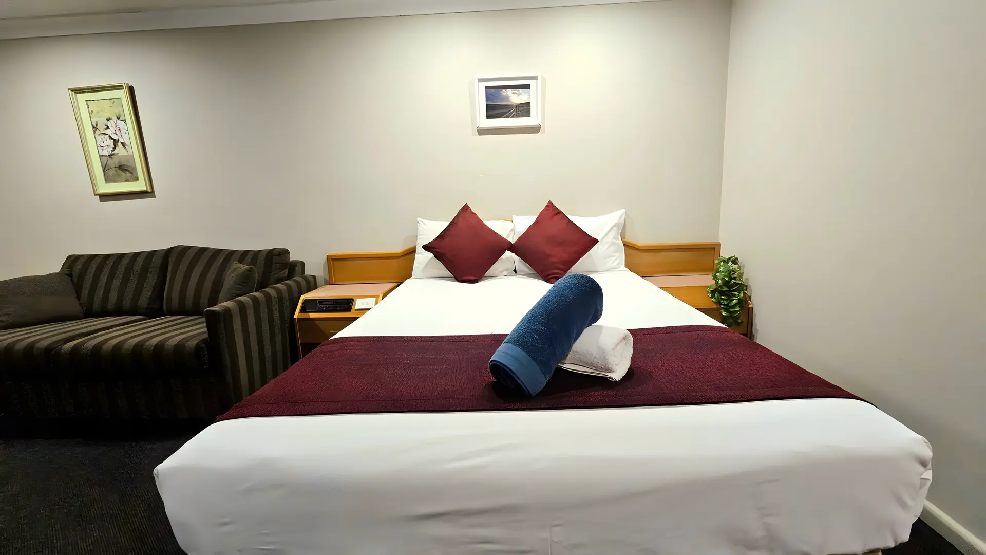 Deluxe Queen Room