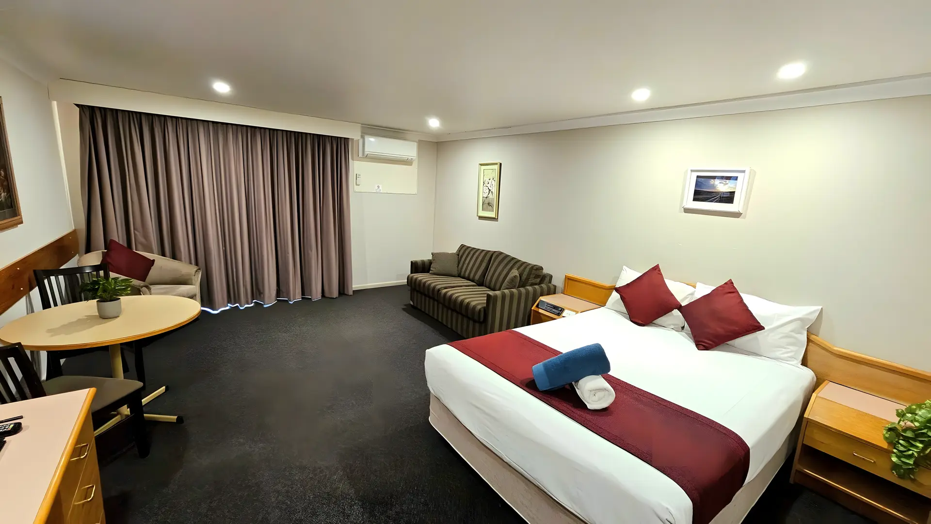 Deluxe Queen Room