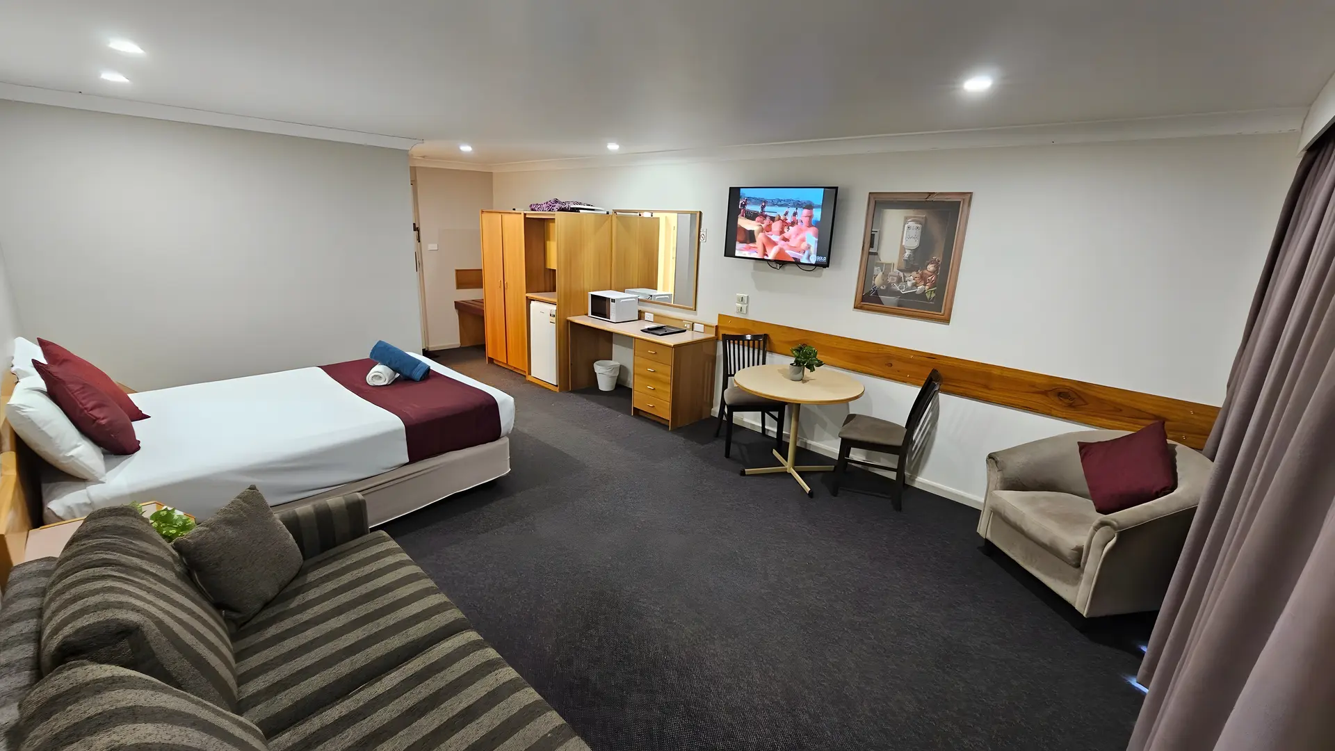 Deluxe Queen Room