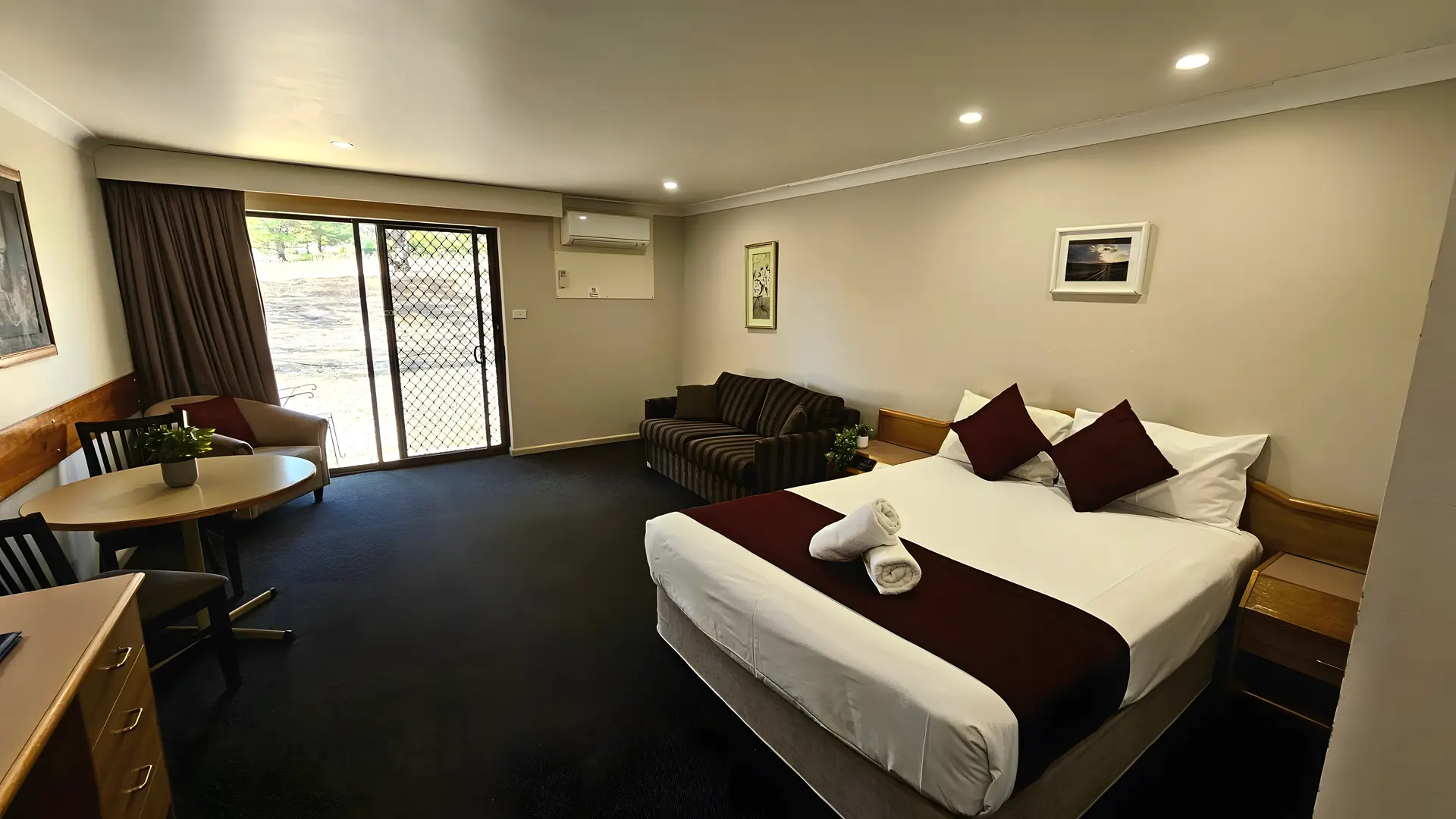 Deluxe Queen Room