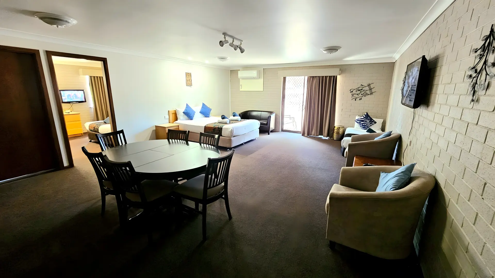 Deluxe 2-Bedroom Appartment