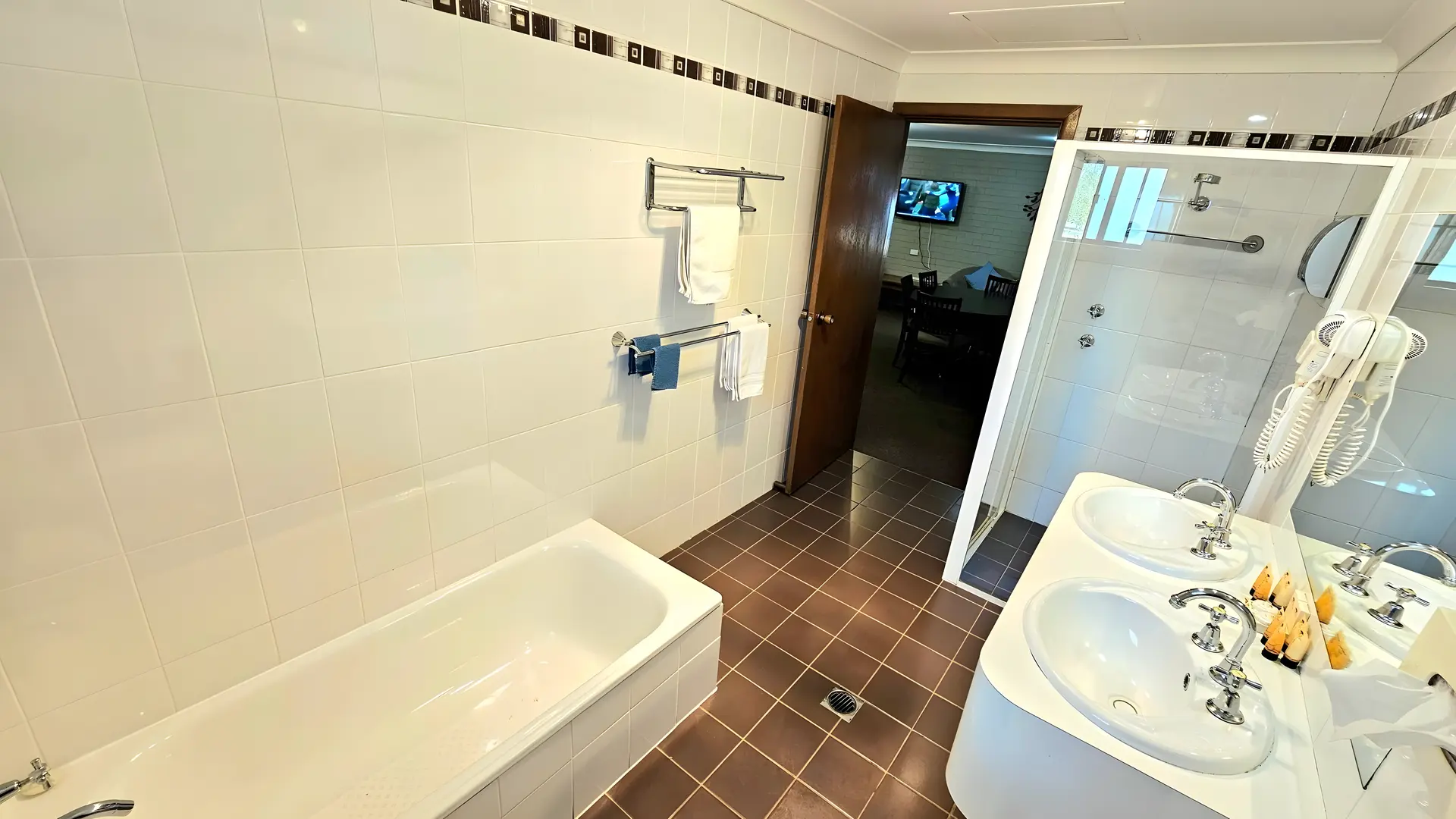 Deluxe 2-Bedroom Appartment