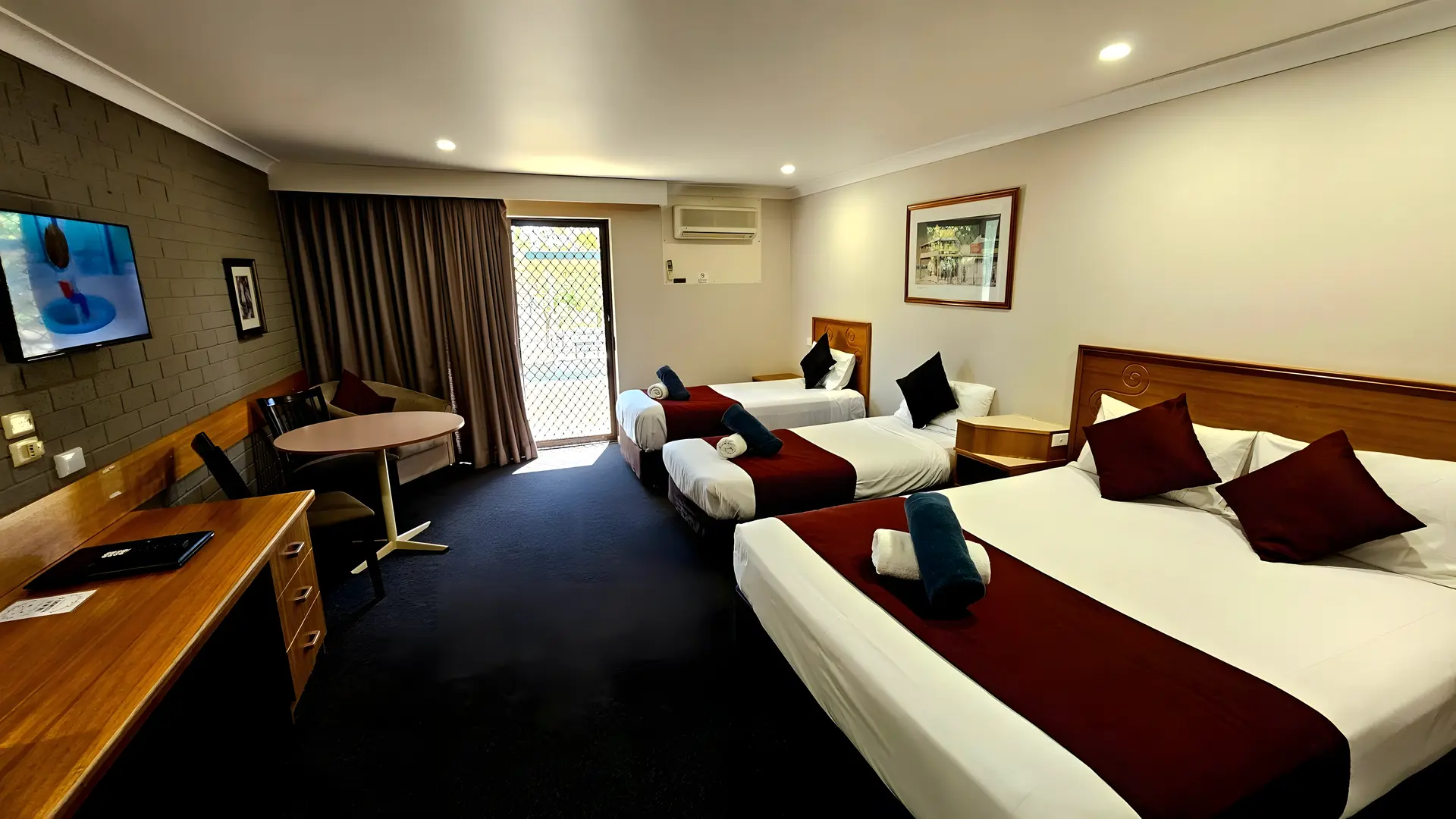 Deluxe Family-4 Room