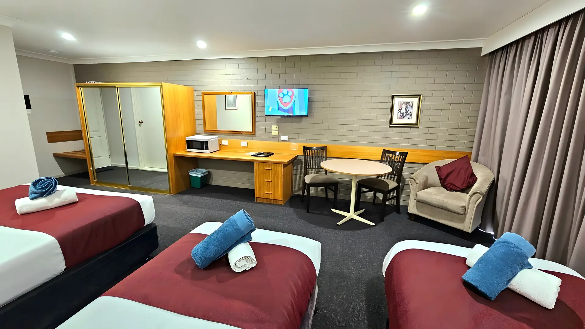 Deluxe Family-4 Room