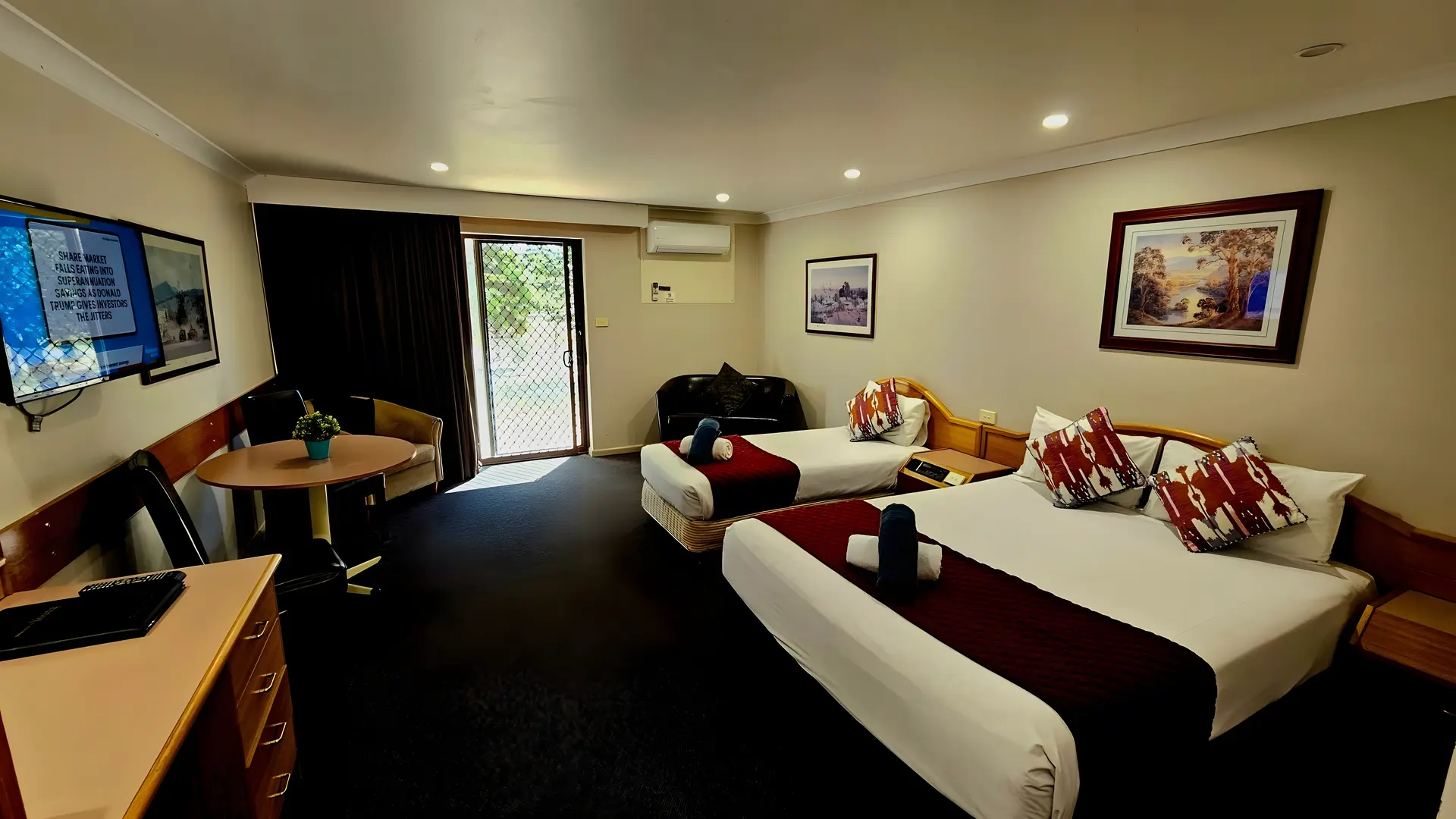 Deluxe Twinshare Room