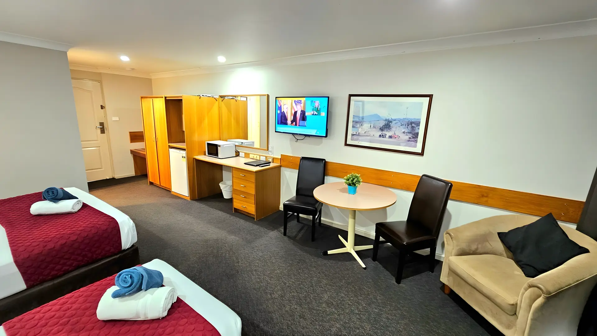 Deluxe Twinshare Room