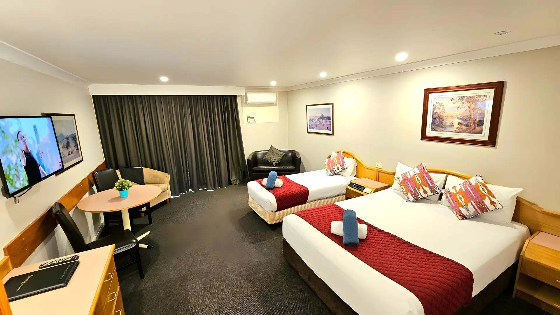 Deluxe Twinshare Room