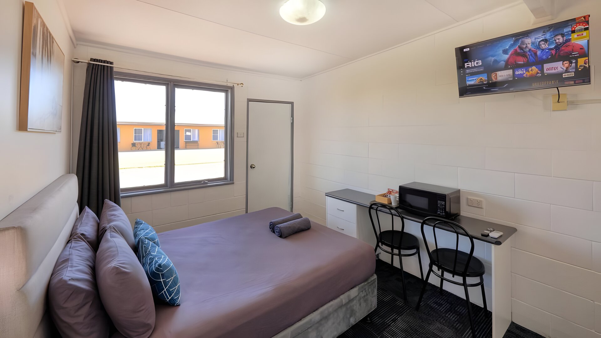Standard Queen Room