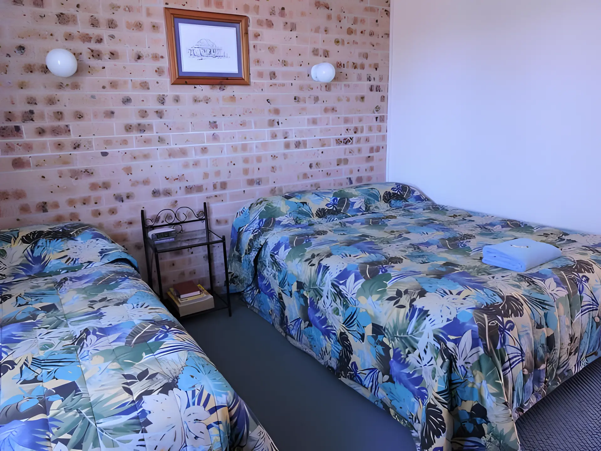 Twin Room - stays up to 3