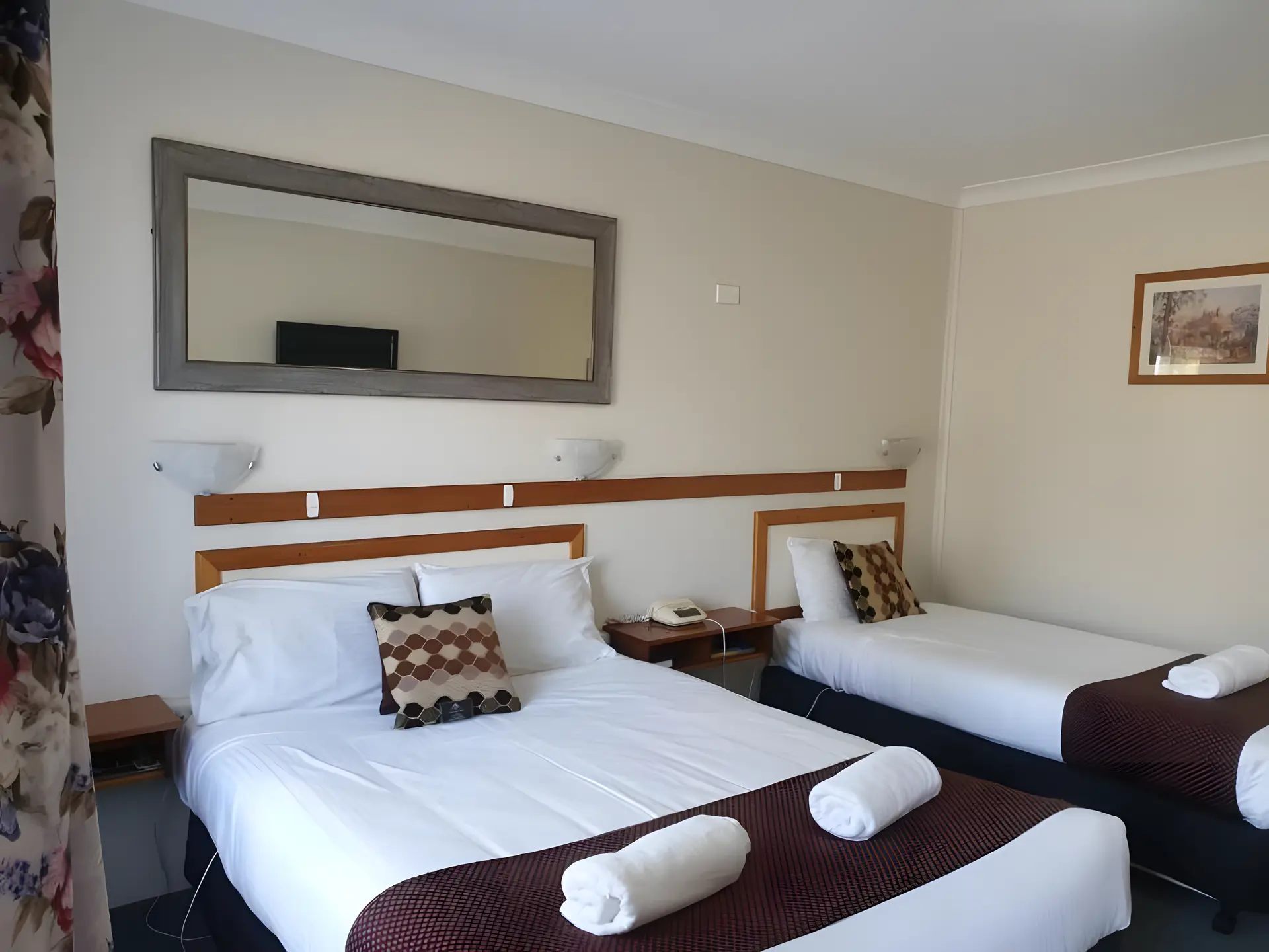Family Room(3Adults+2children)