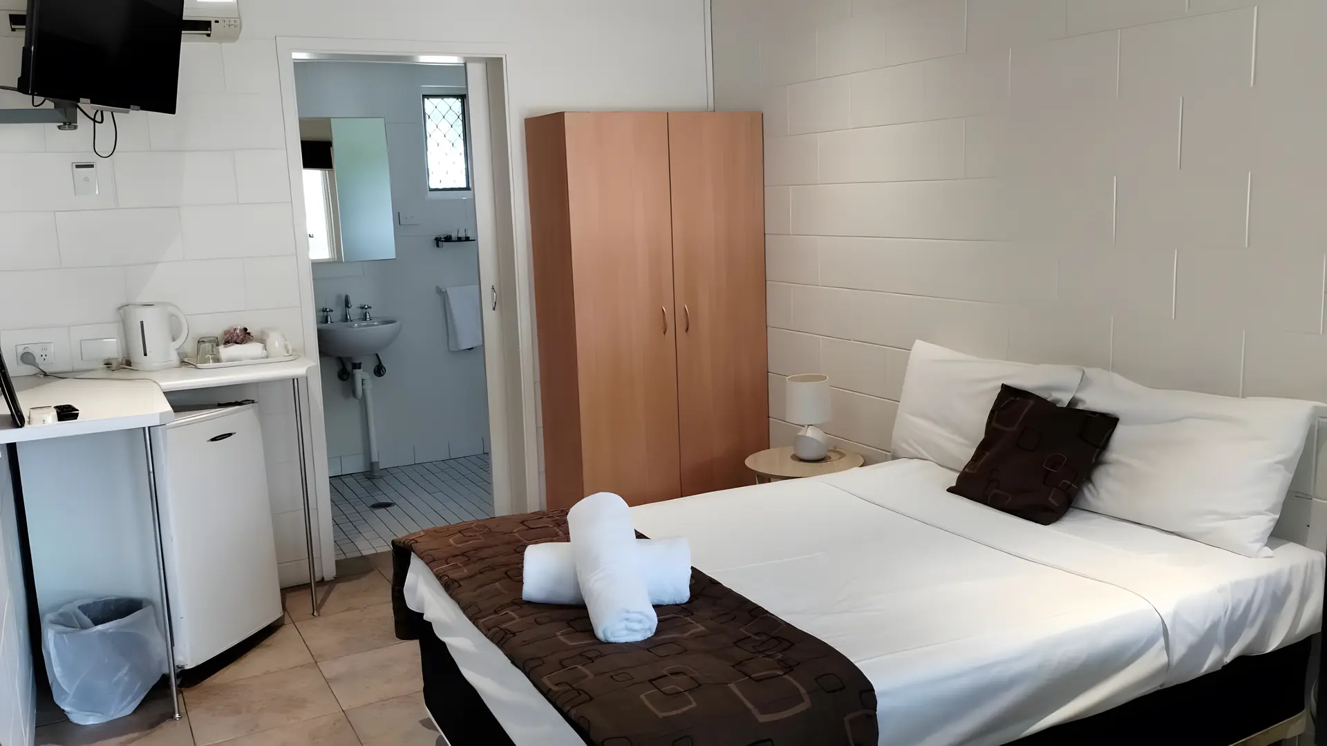 Tully Motel