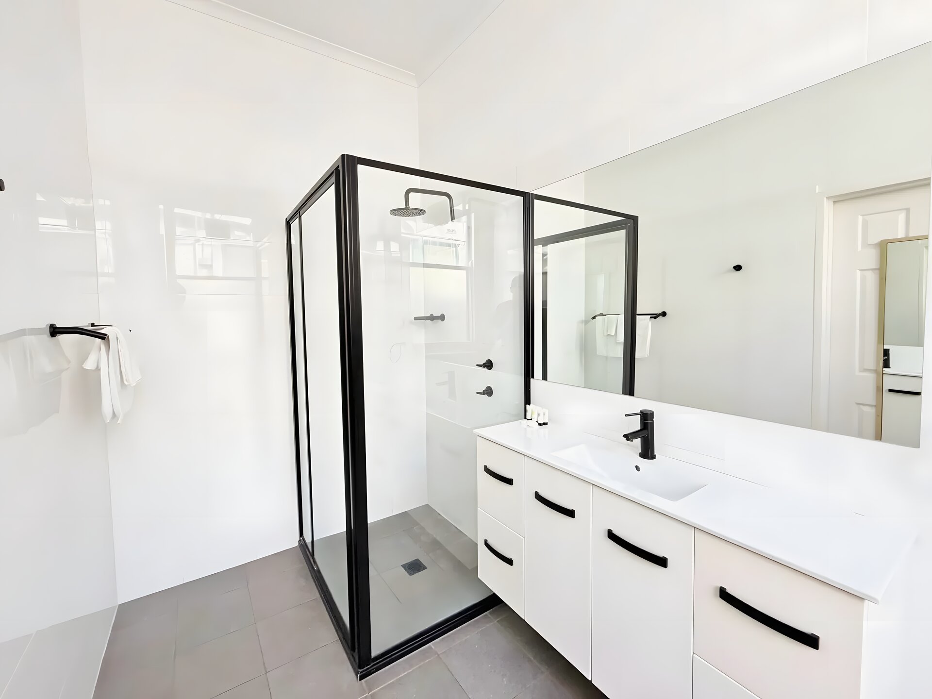 Queen Room Deluxe