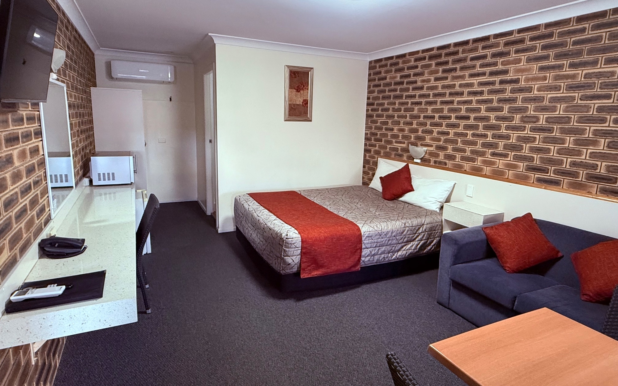 Comfort Queen Room
