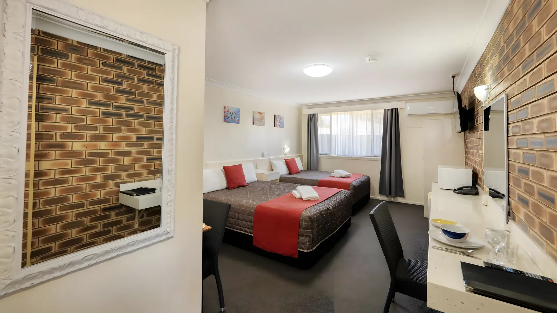 Deluxe Family Room