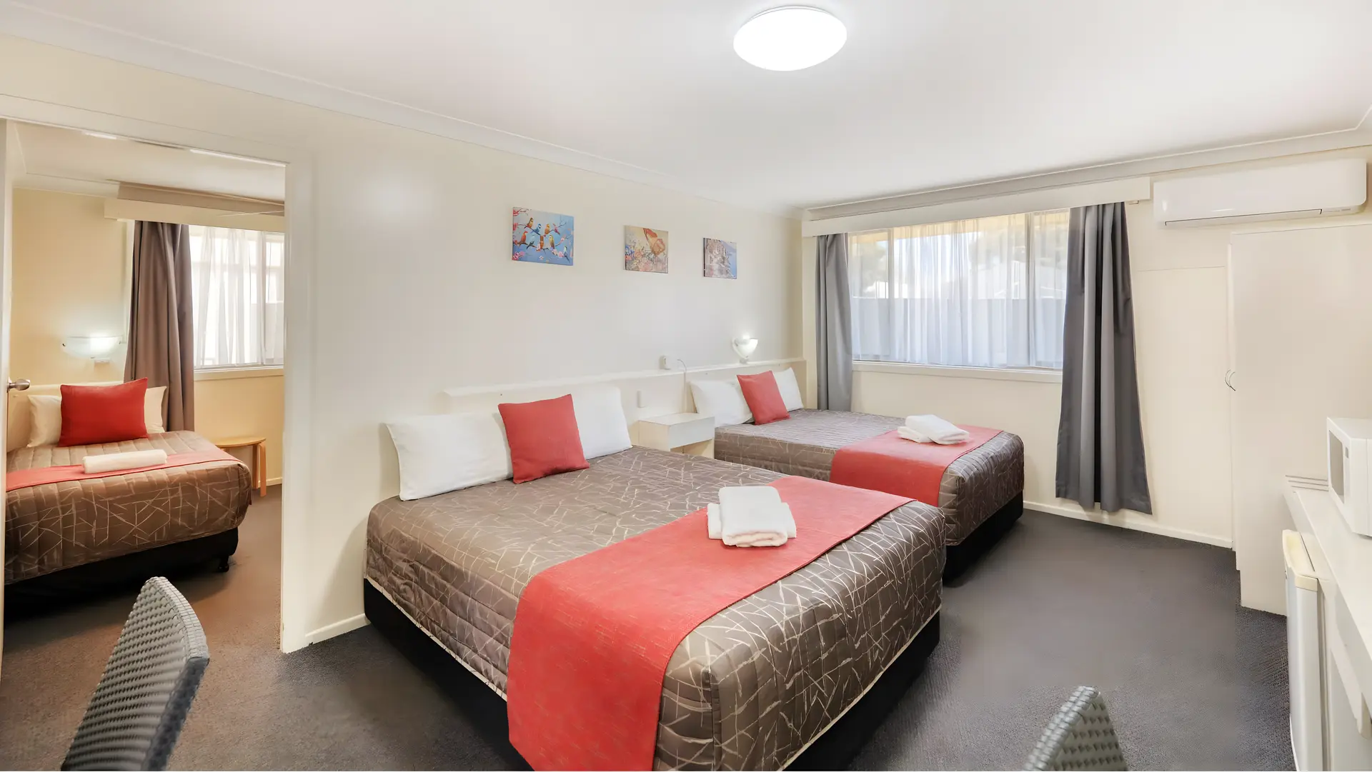 Deluxe Family Room