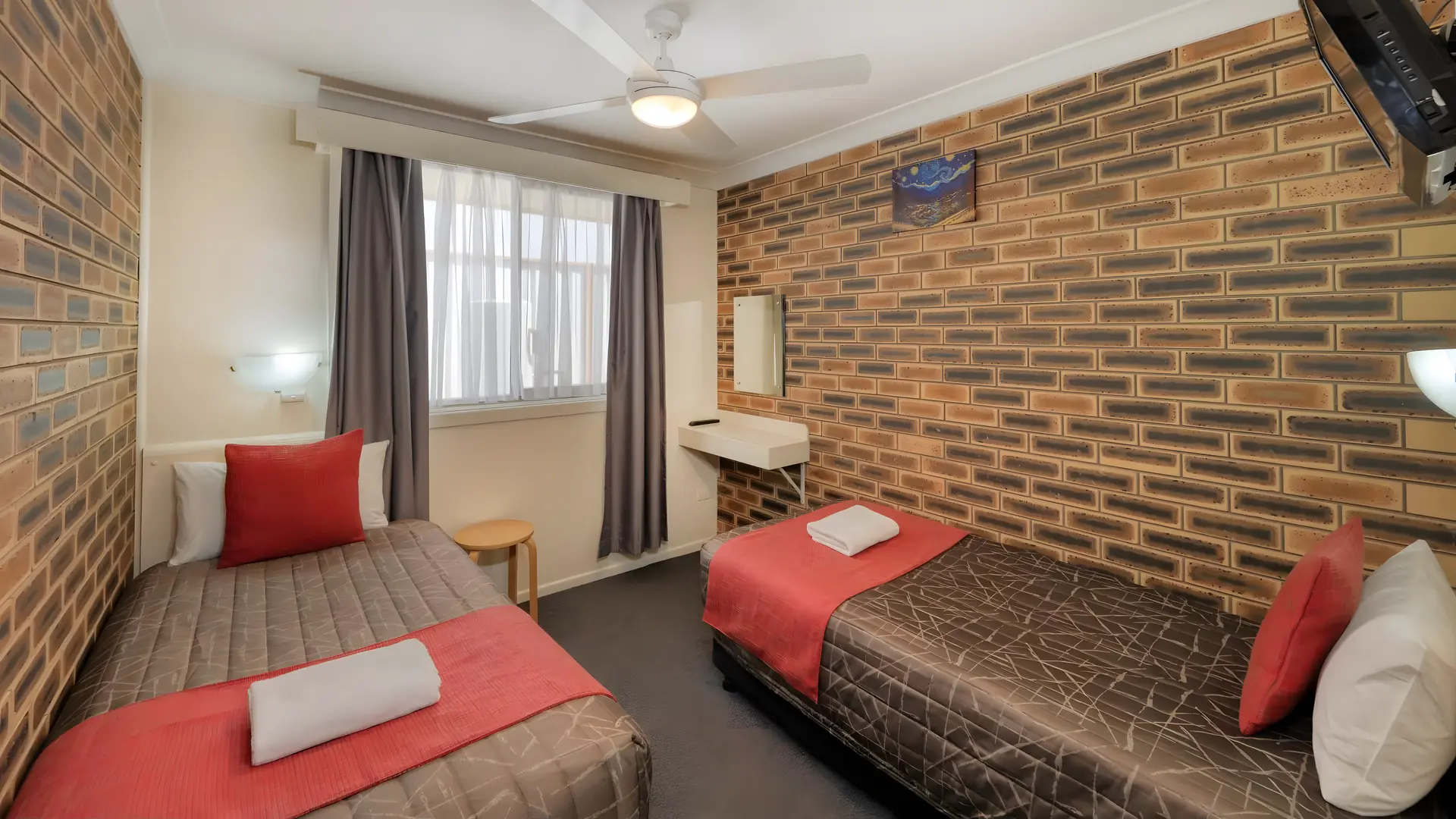 Deluxe Family Room