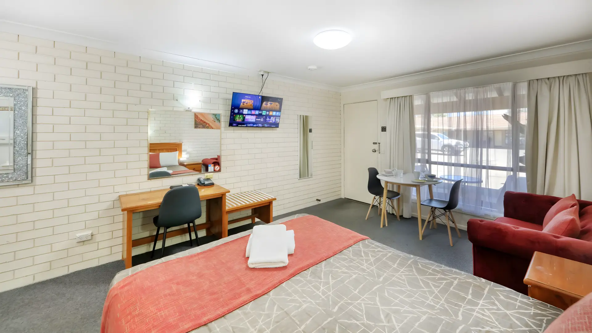 Comfort Queen Room