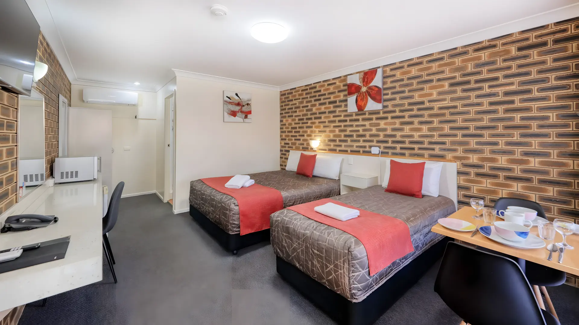 Comfort Twin Room