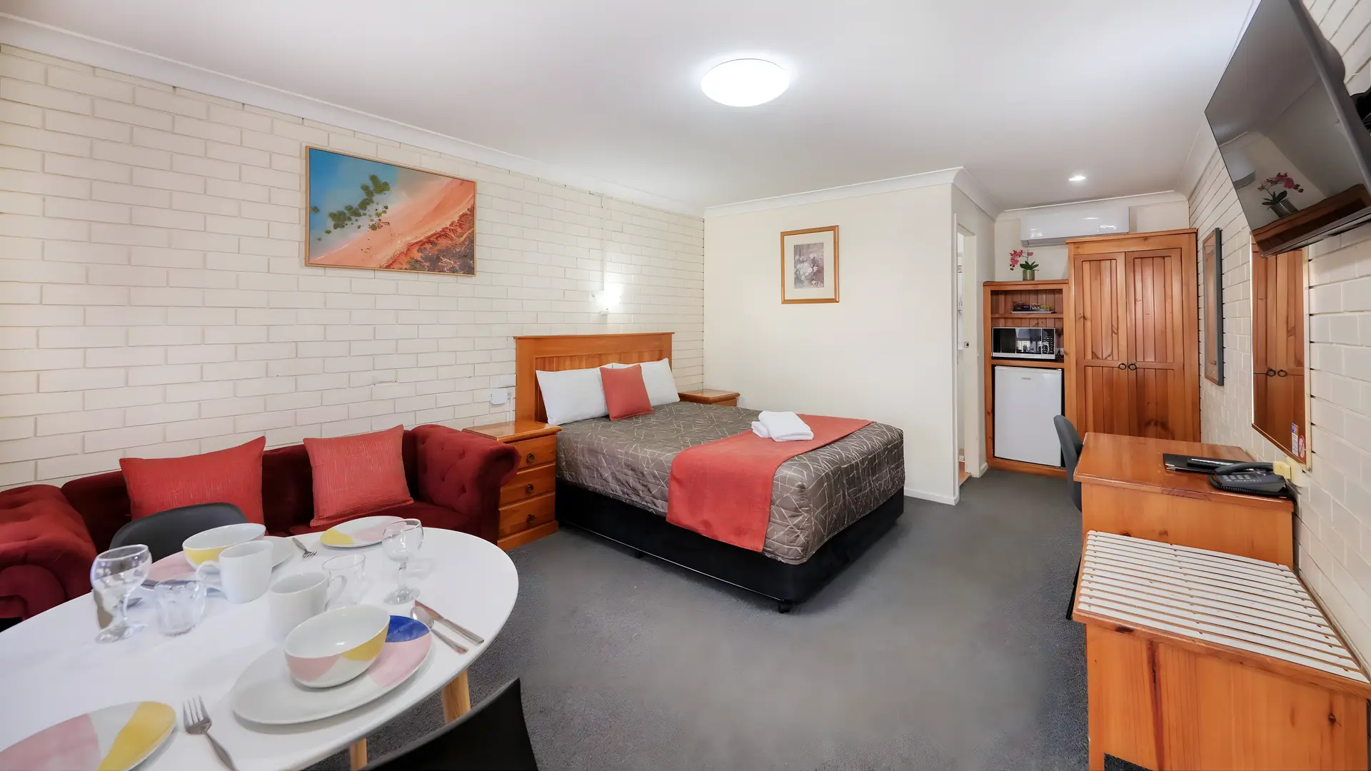 Comfort Queen Room