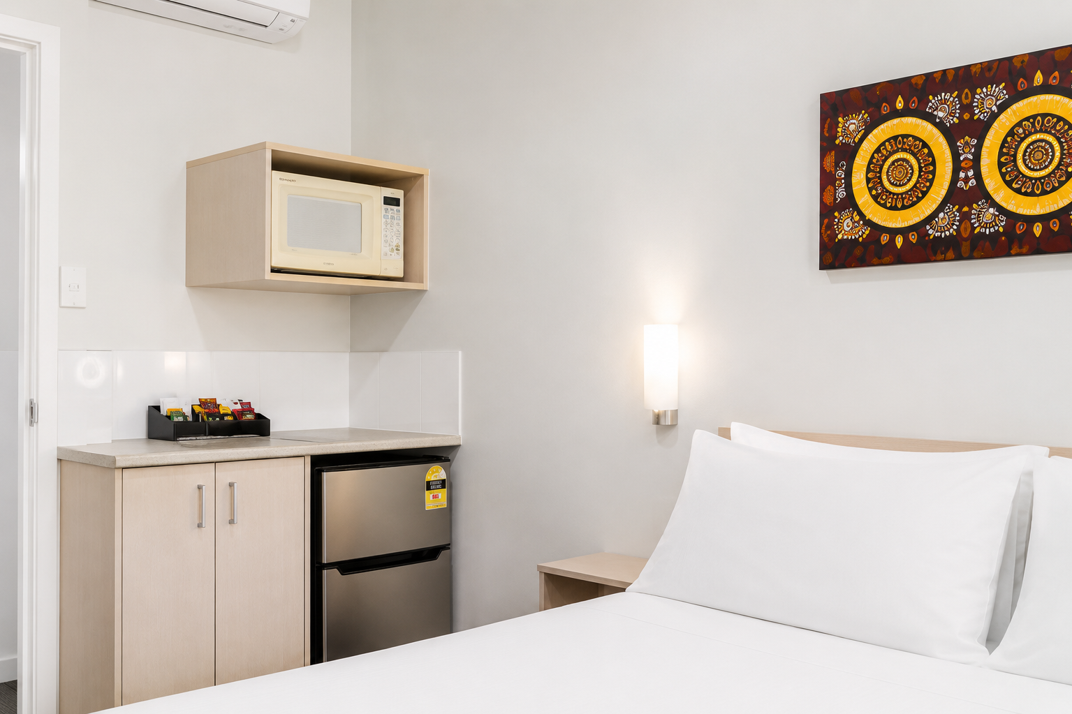 Deluxe Queen Room with Spa Bath