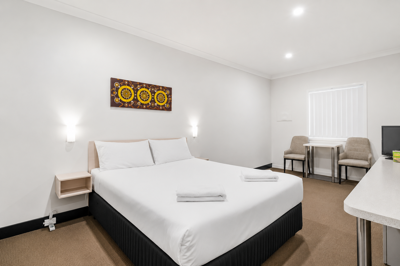 Deluxe Queen Room with Spa Bath