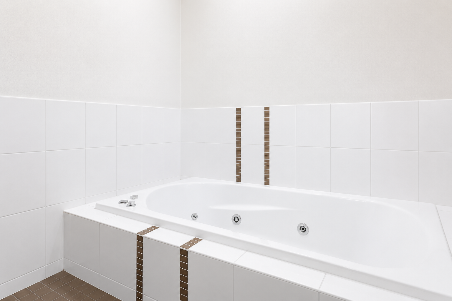 Deluxe Queen Room with Spa Bath