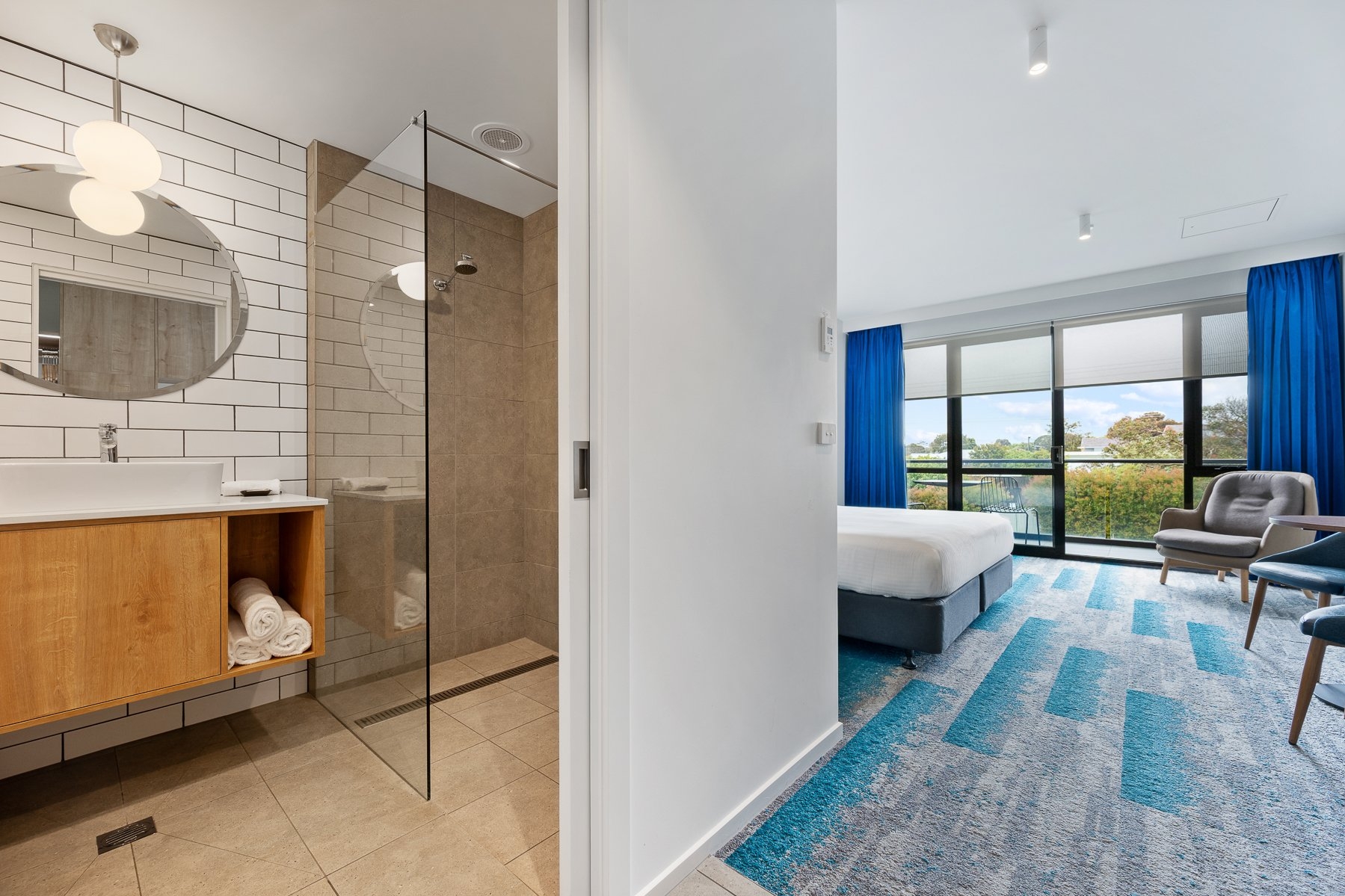 King/Twin With Balcony