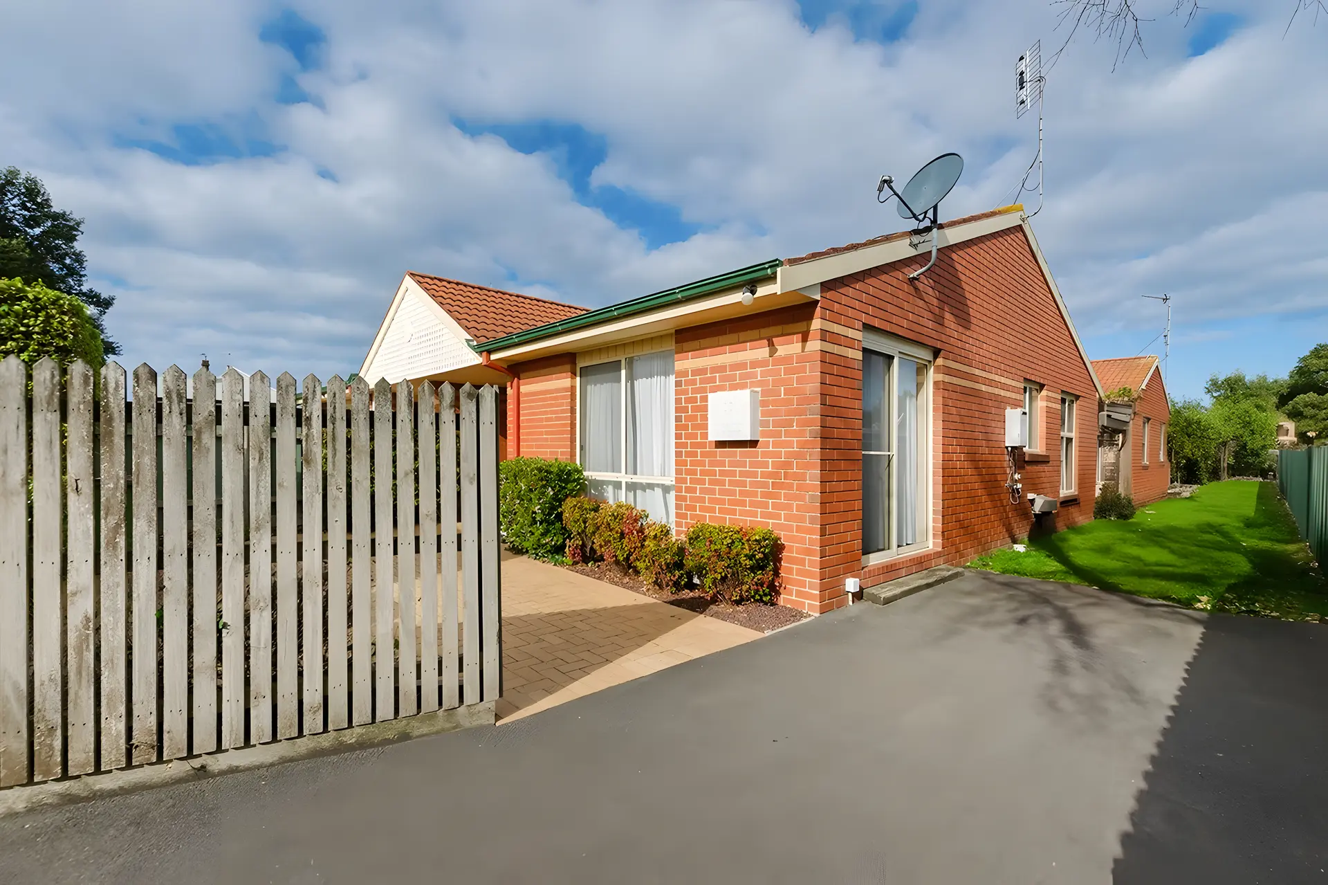 Victoria Lodge Motor Inn & Apartments